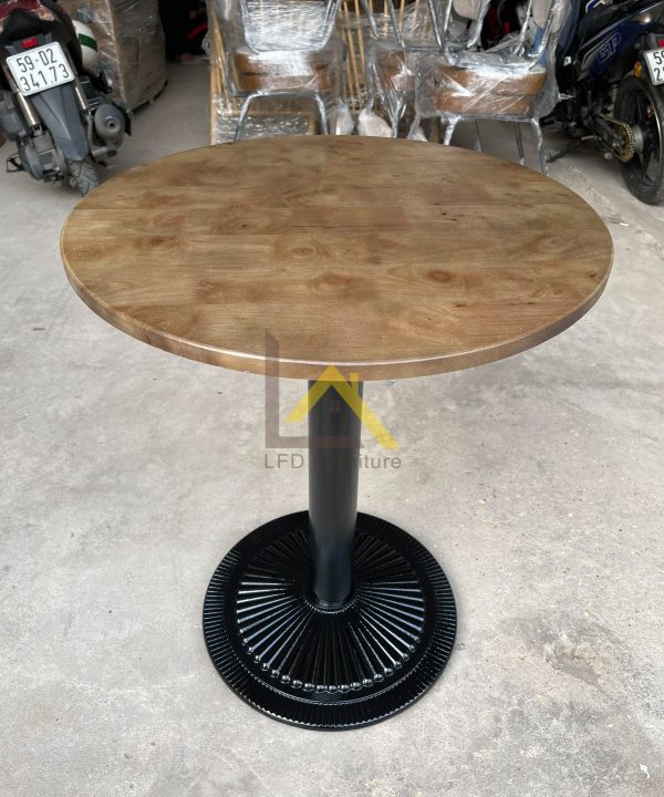 Bàn cafe chân gang mâm mặt gỗ