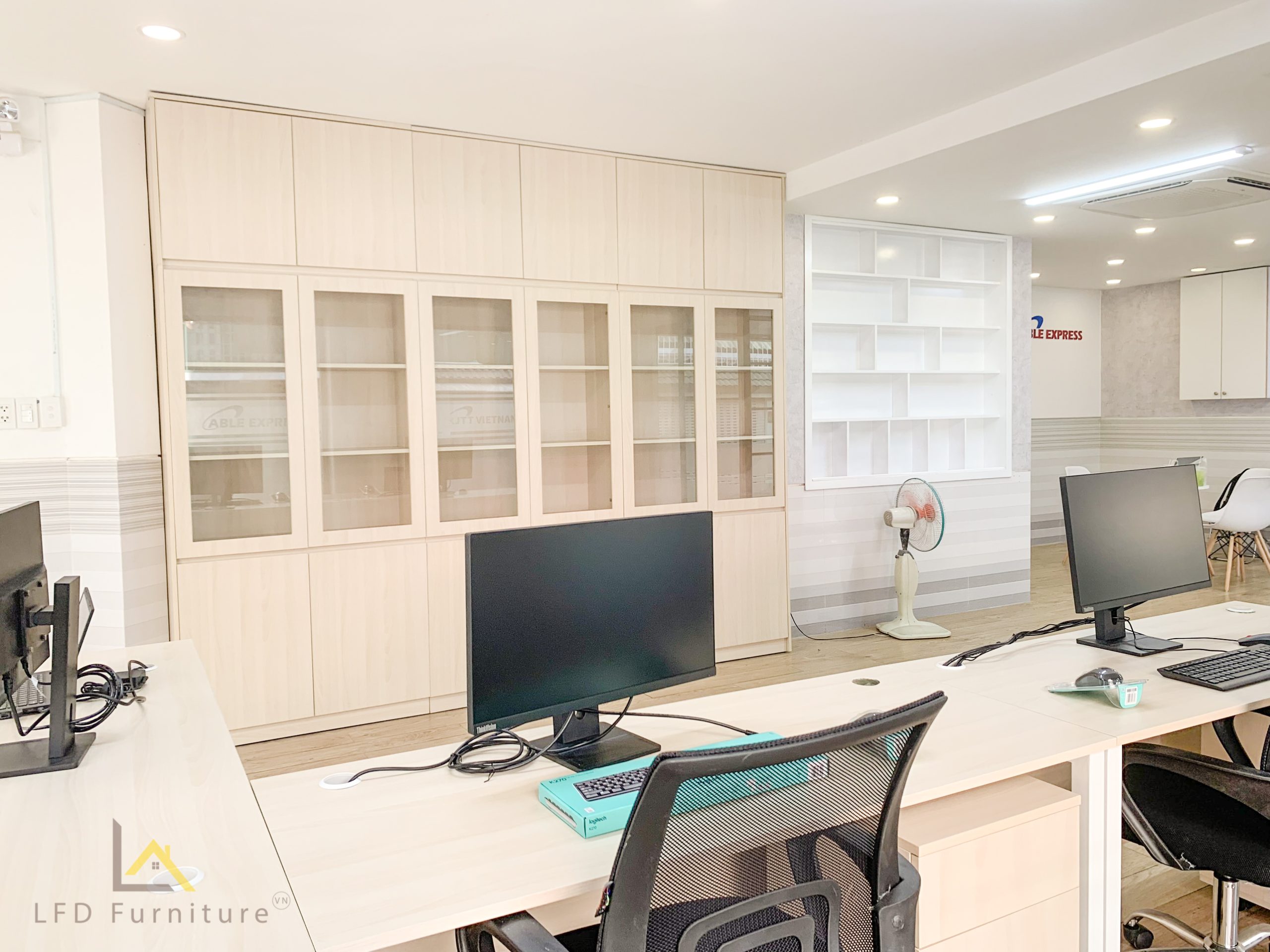 Thi công lắp đặt nội thất văn phòng