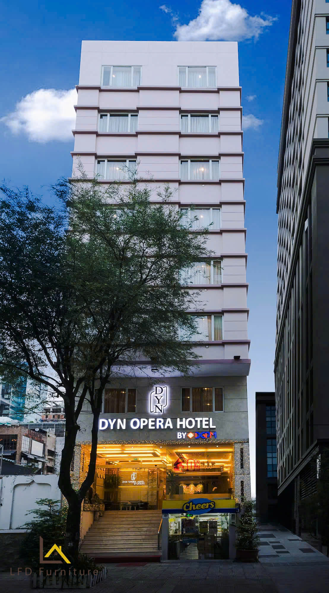 DYN Opera Hotel